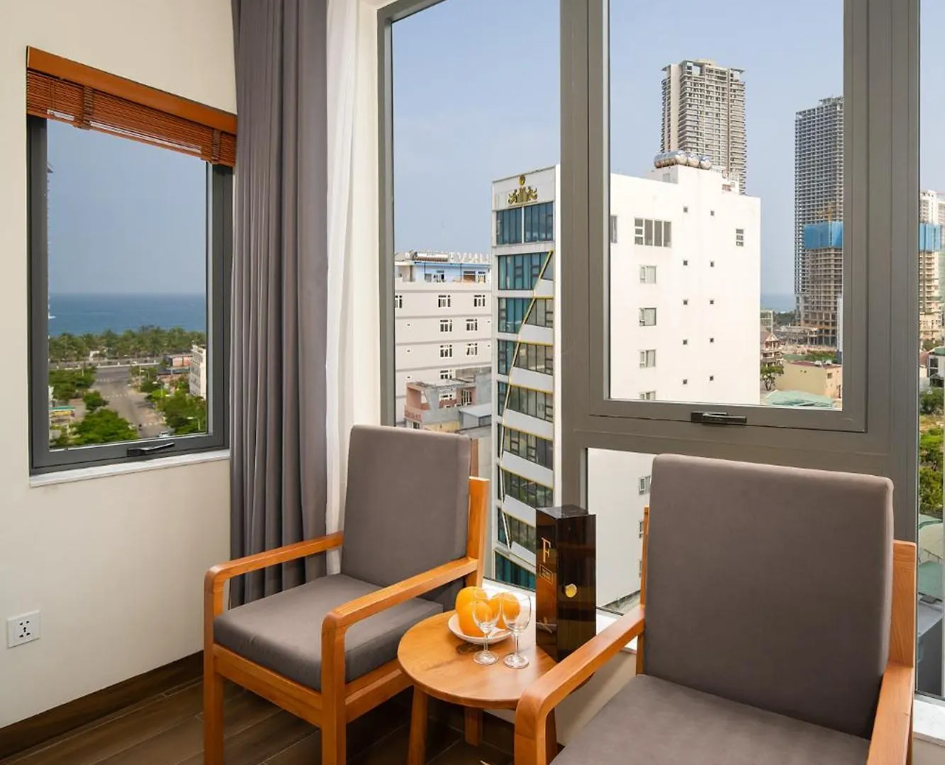 Yes Boutique Hotel And Sky Pool Da Nang 0*,